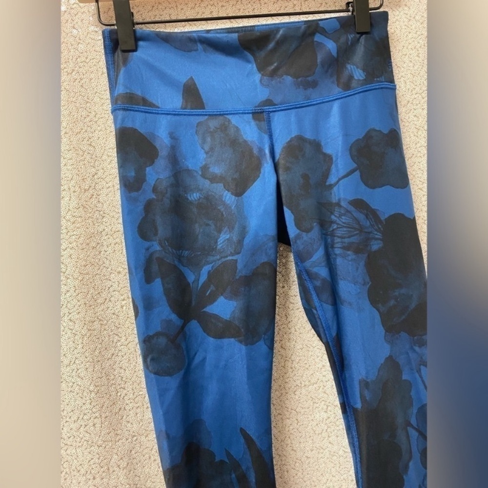 Lululemon wunder under crop ll *full on luxtreme jumbo inky floral black/4 - Picture 7 of 10
